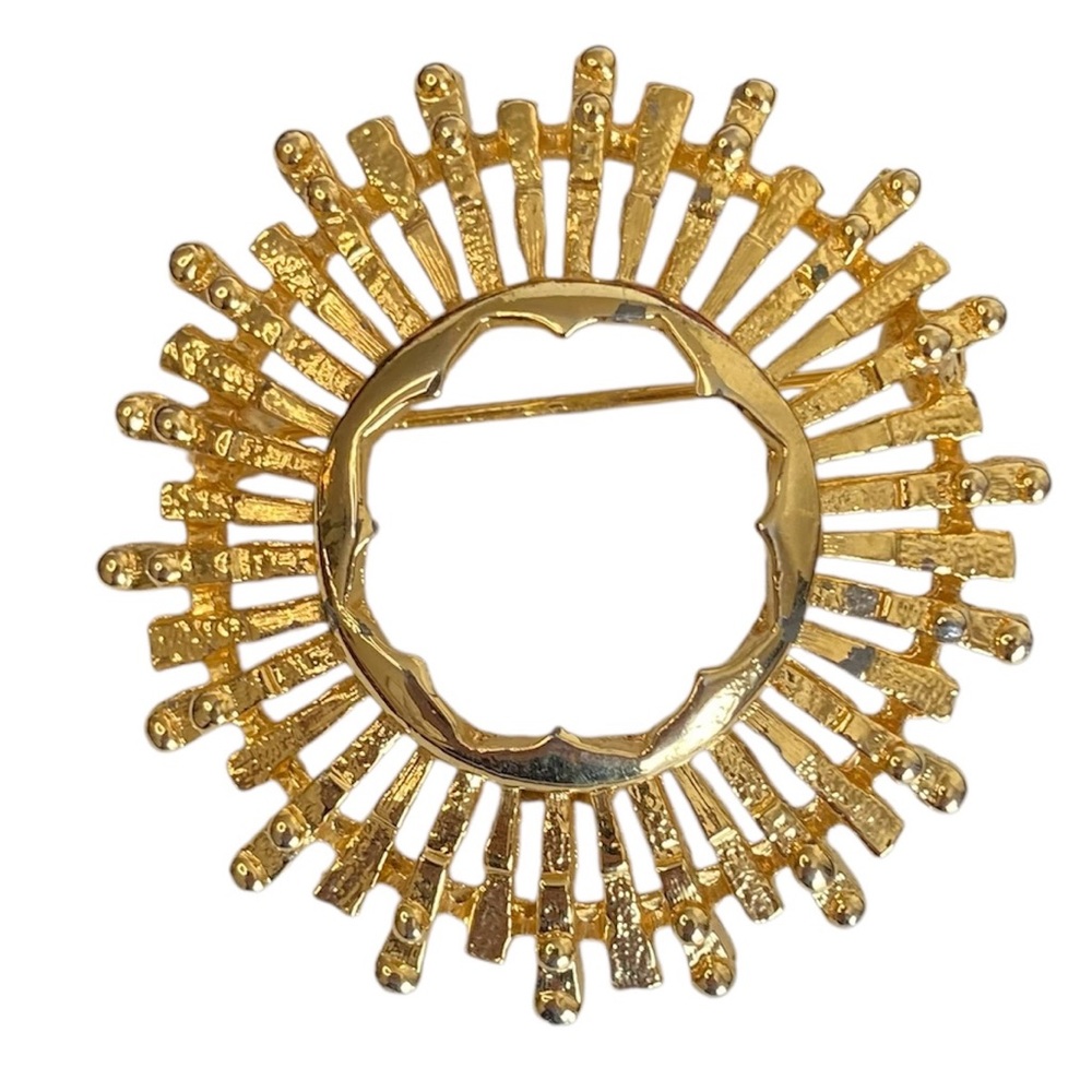 Vintage Celebrity Brand Gold Tone Sunburst Brooch